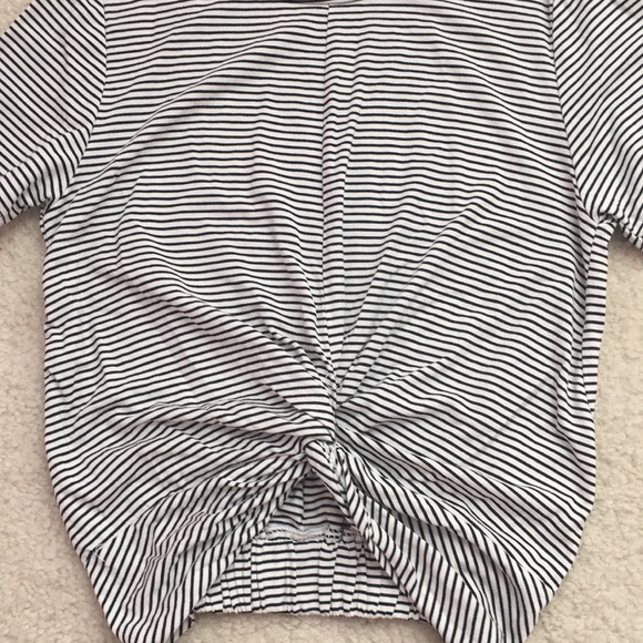 *4/$24* F21Striped Knotted Front Tee - Picture 3 of 4